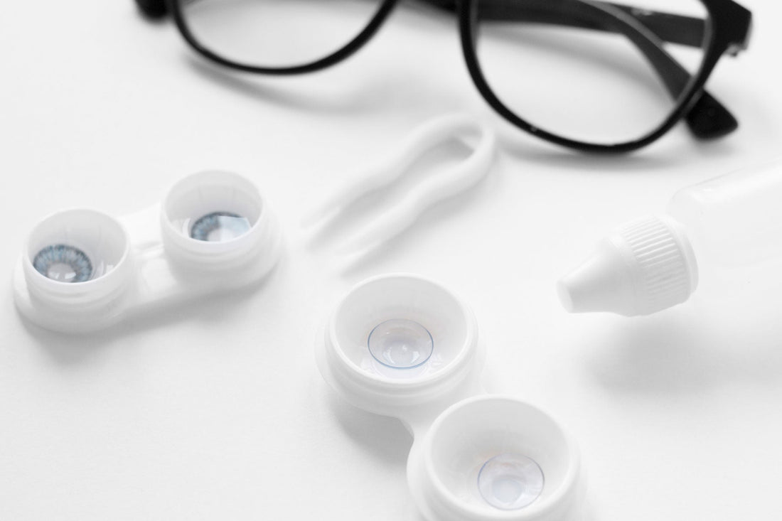 Which is Better, Contact Lenses or Glasses?