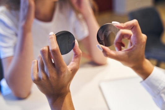 What Are Photochromic Lenses?